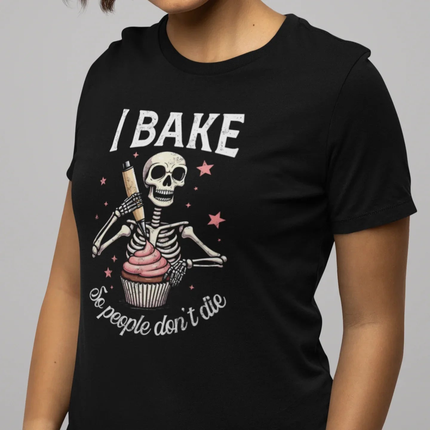 I Bake So People Don't Die Women's Relaxed Tee - Odd Chef