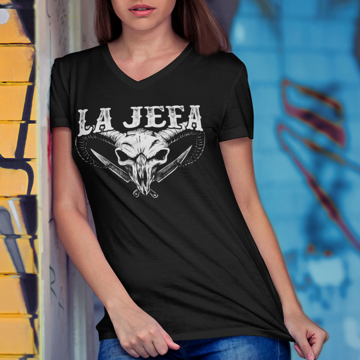 La Jefa Women’s relaxed V-neck Tee